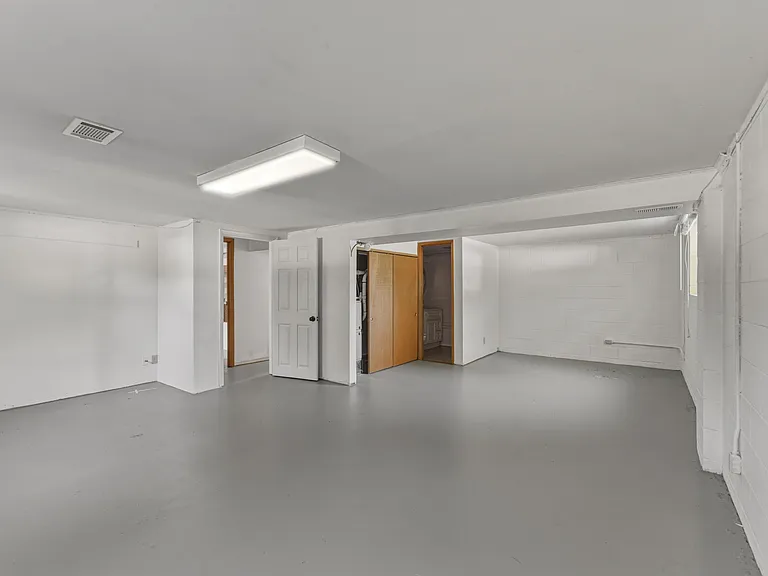 291 Hawthorne Rd — Photo 25