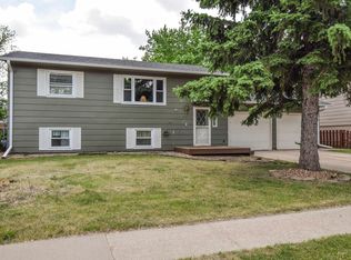 4517 S Plains Dr, Sioux Falls, SD 57106