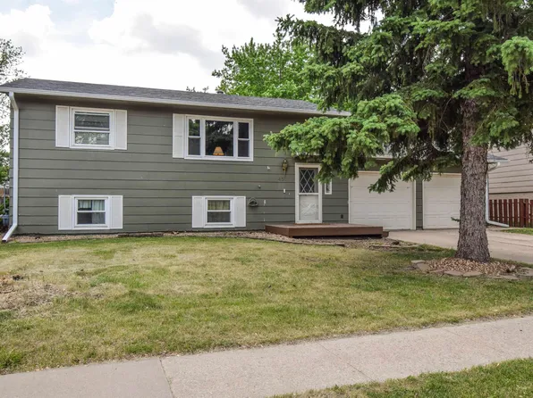 4517 S Plains Dr, Sioux Falls, SD 57106