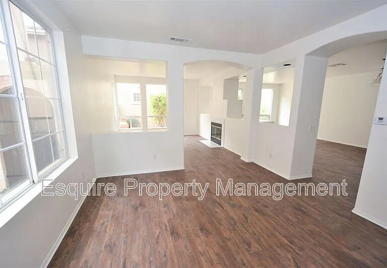 2861 Golf Villa Way — Photo 9