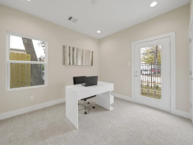 2502 W Tidwell Rd #A — Photo 18