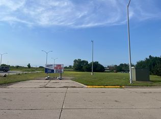 310 S 17th St, Ames, IA 50010