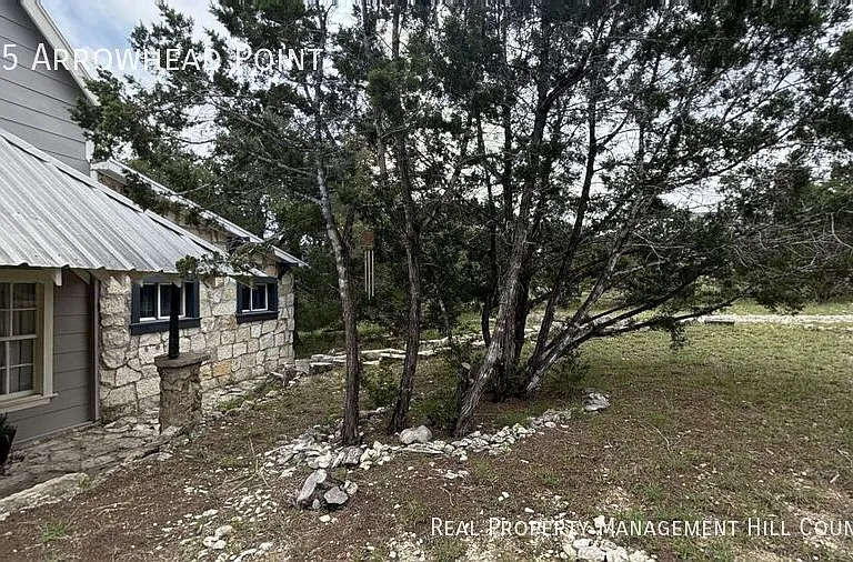 555 Arrowhead Point — Photo 16