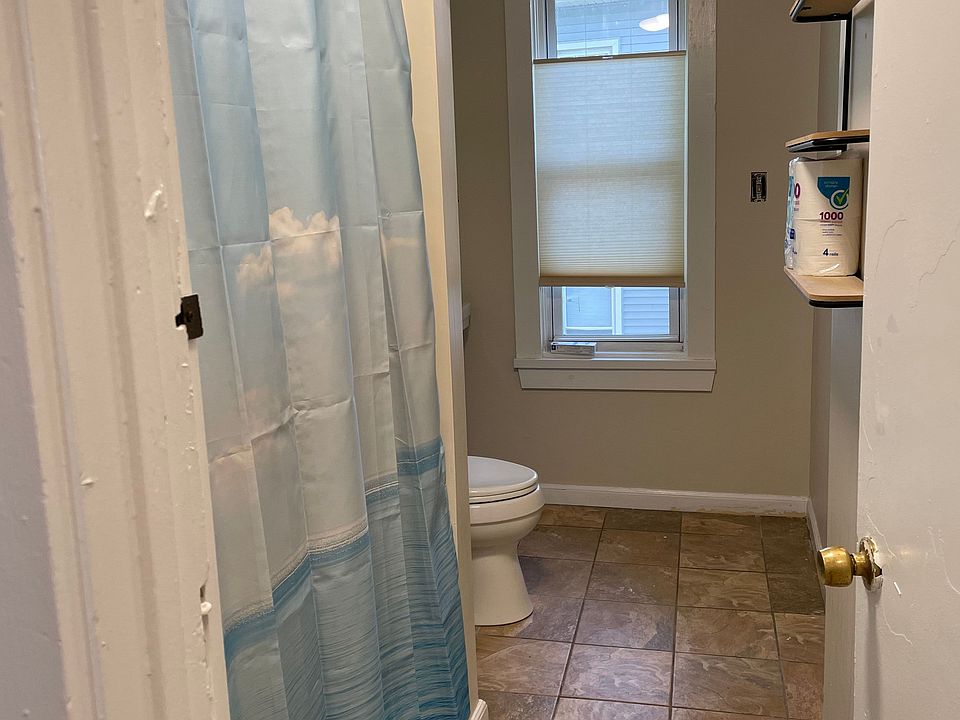 1st image of 165 Eastern Ave #2