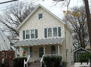 55 Taft Ave, Lynbrook, NY 11563