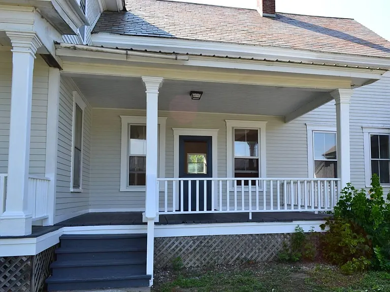 279 Pleasant St #B — Photo 1