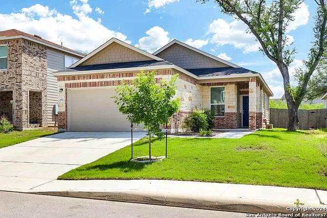 3 bed, 2.0 bath, 1549 sqft, $1,695 — Photo 2
