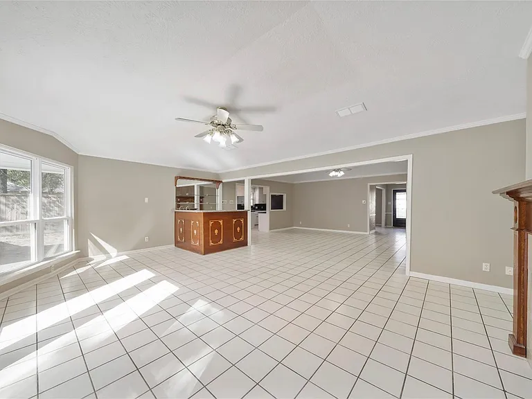 16121 Singapore Ln — Photo 13