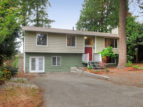 3rd image of 13905 Crestview Cir NW