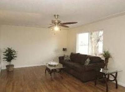 Living room w/hardwood floors!