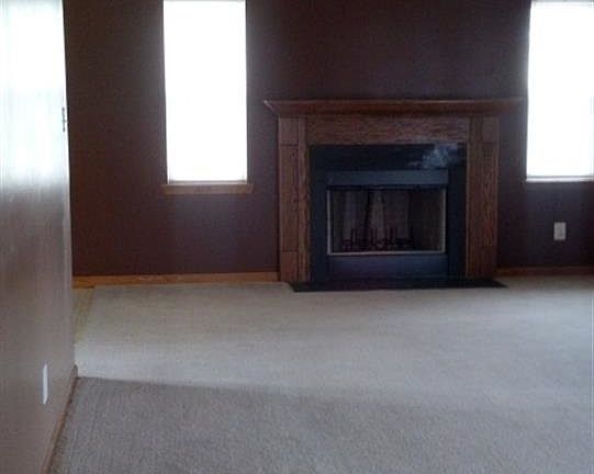 5th image of 205 Essex Ct