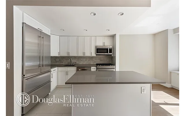 Sold by Douglas Elliman | media 14