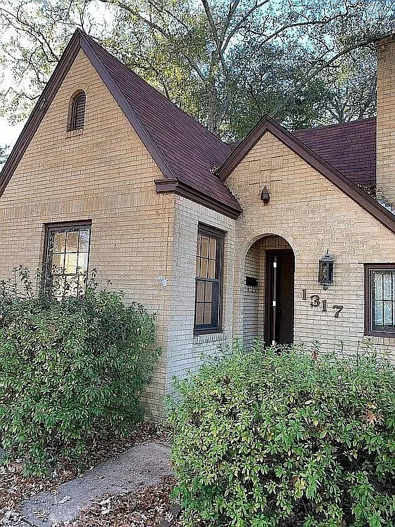 3 bed, 2.0 bath, 1734 sqft, $2,000 — Photo 3