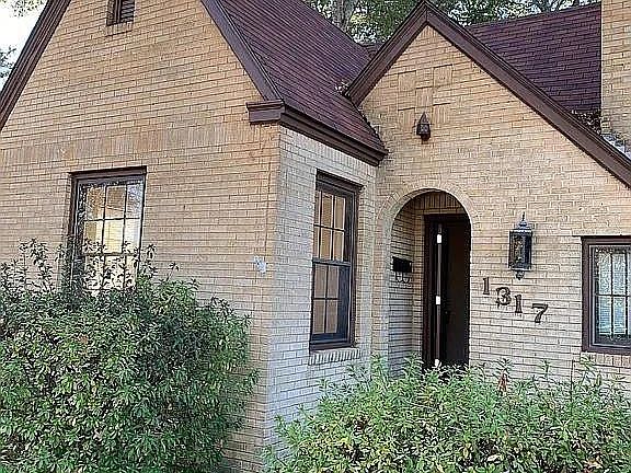 3rd image of 1317 Sneed Dr