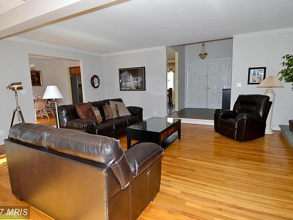 3rd image of 17803 Queen Anne Rd