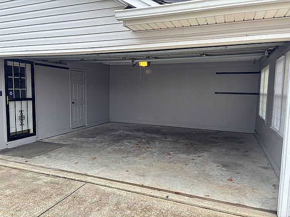 4th image of 318 Southwind Dr