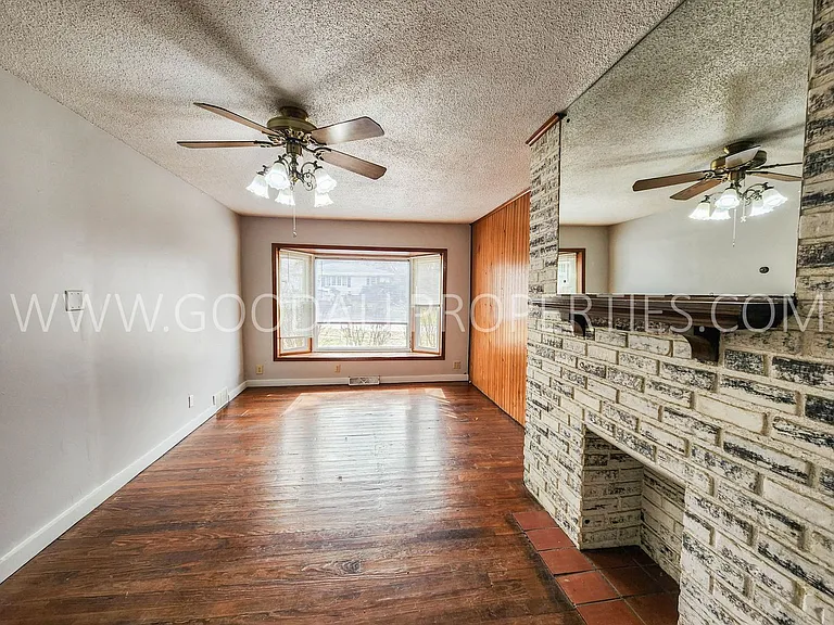 106 E Bell Ave — Photo 9