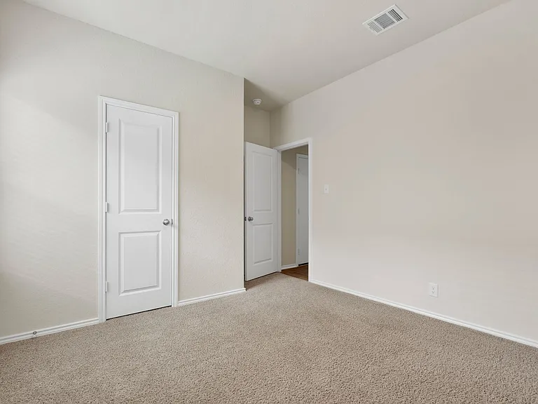 10404 Howgate — Photo 4