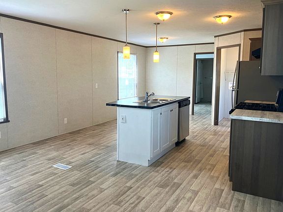 2nd image of 3323 Iowa St #127