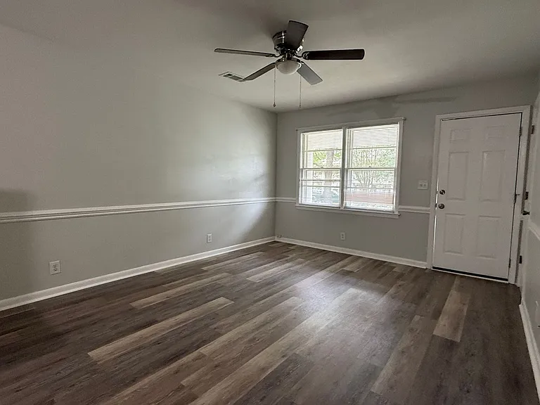 1746 E Avalon Cir #B — Photo 3