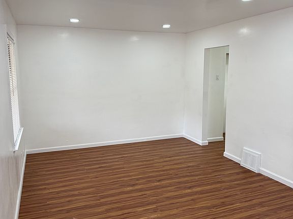 4th image of 17179 Ontario St