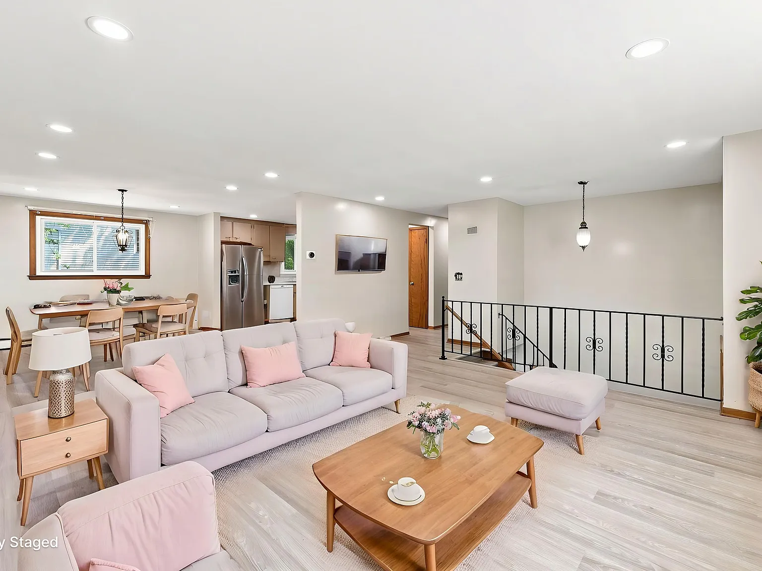 5 bed, 1919 sqft, $2,750 — Photo 4