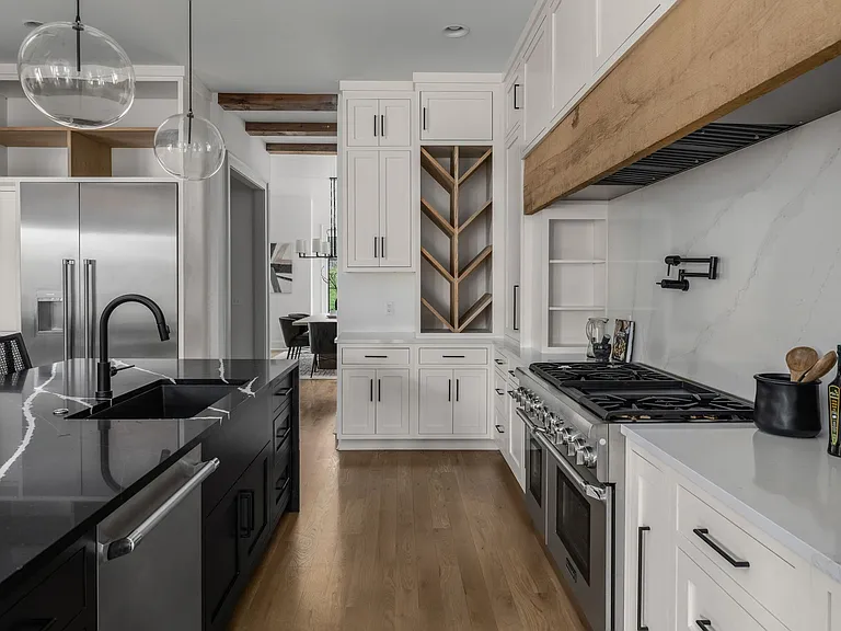 4613 Villa Green Dr — Photo 15