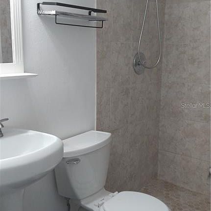 5th image of 1409 Whitehall Ln