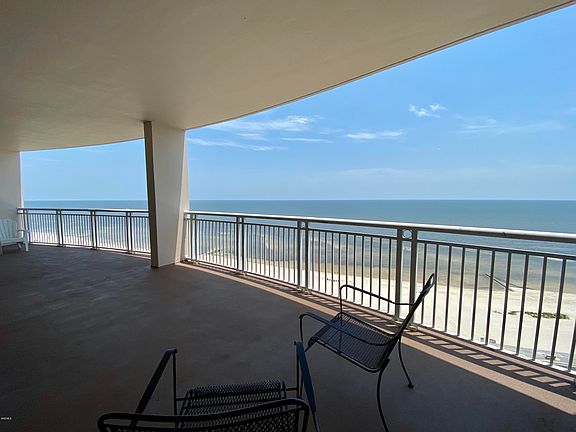 4th image of 2228 Beach Dr
