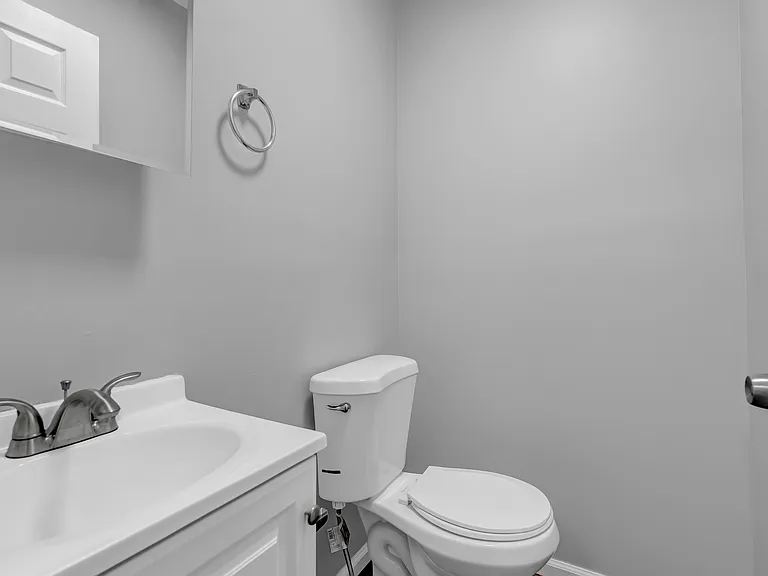 2103 Chelsea Ter #2 — Photo 15