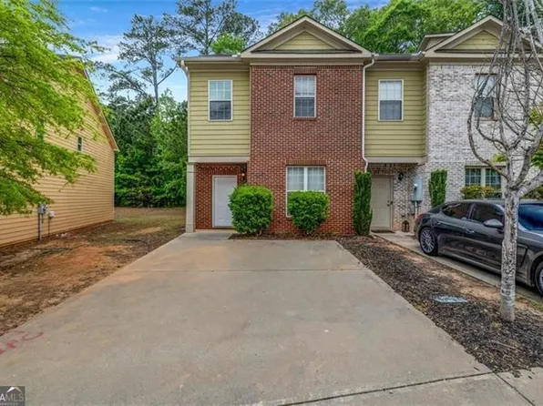 3037 Bonnes Dr, Lithonia, GA 30038