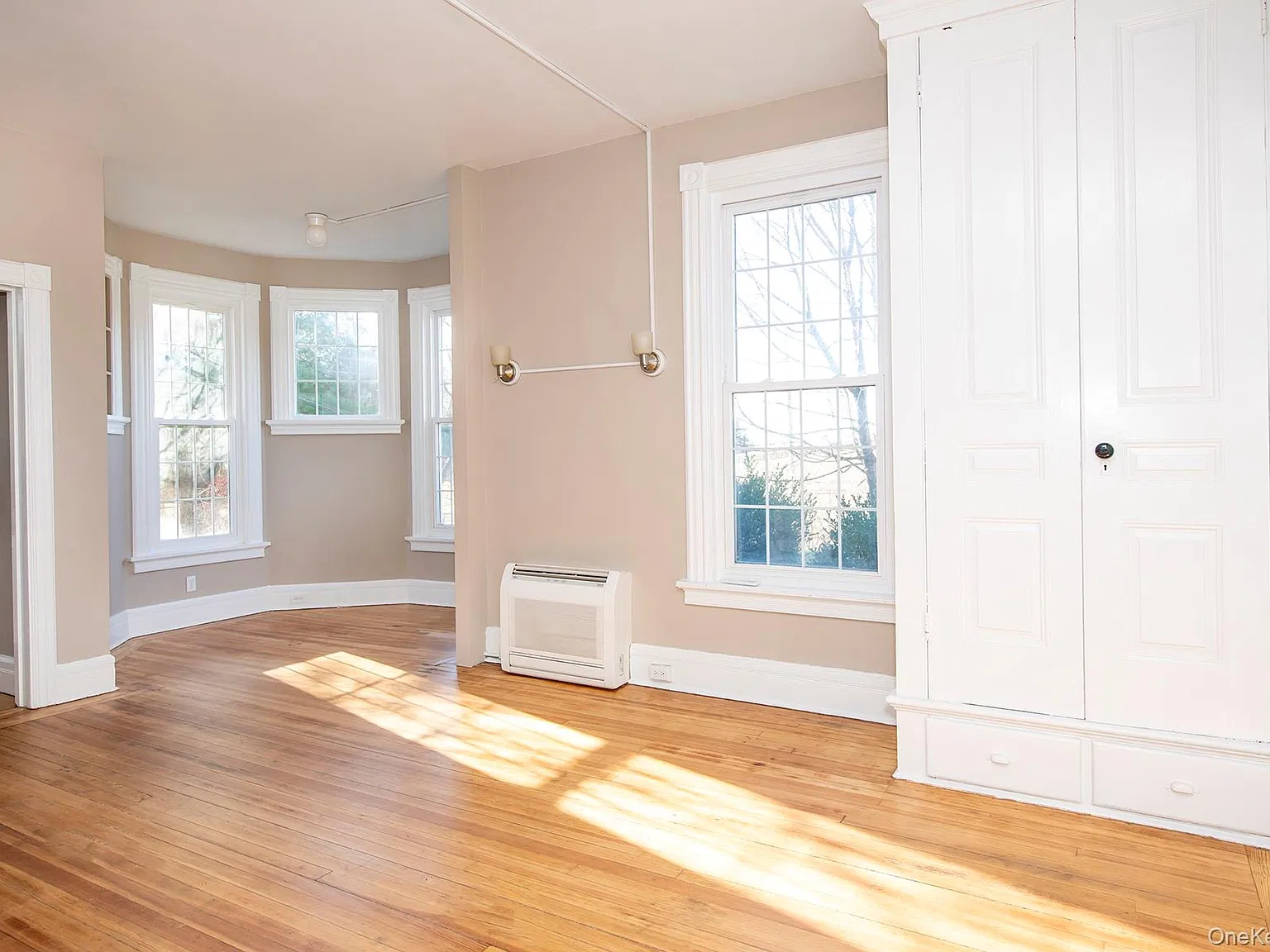 1 bed, 1.0 bath, 800 sqft, $1,975 — Photo 2