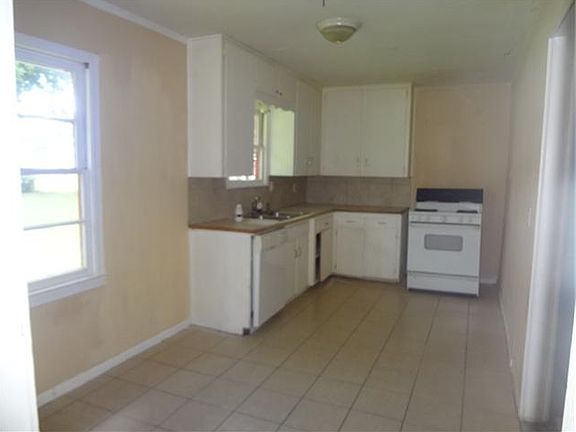 4th image of 3114 Babin Ave