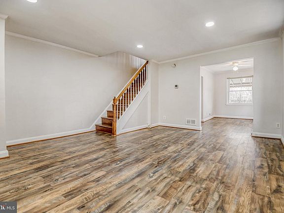5th image of 946 Middlesex Rd