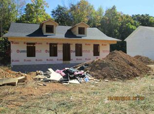 1105 Sunshine Dr, Dandridge, TN 37725