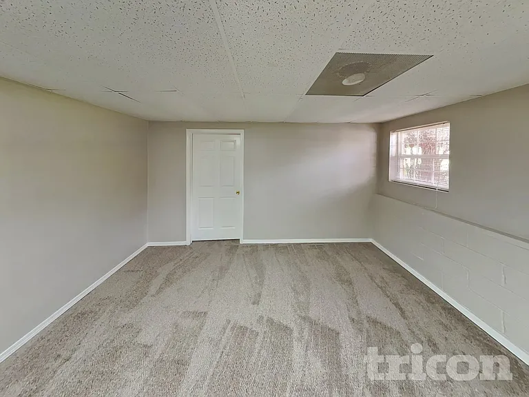 37 Abbotsford Dr — Photo 11