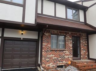 8 Boleyn Ct, Ewing, NJ 08628