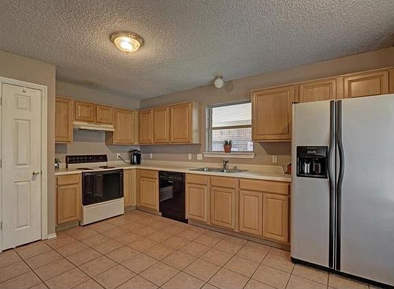 5th image of 8154 Spruce Valley Dr