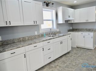 509 N Harrison St, Sherwood, OH 43556