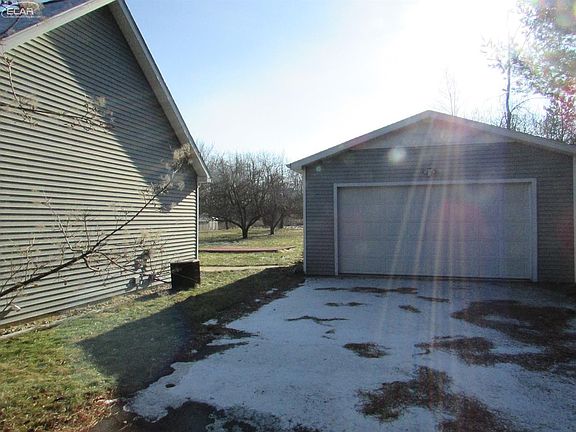 4th image of 1320 Byrnes Dr