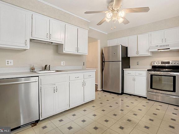 5th image of 8254 Doctor Craik Ct