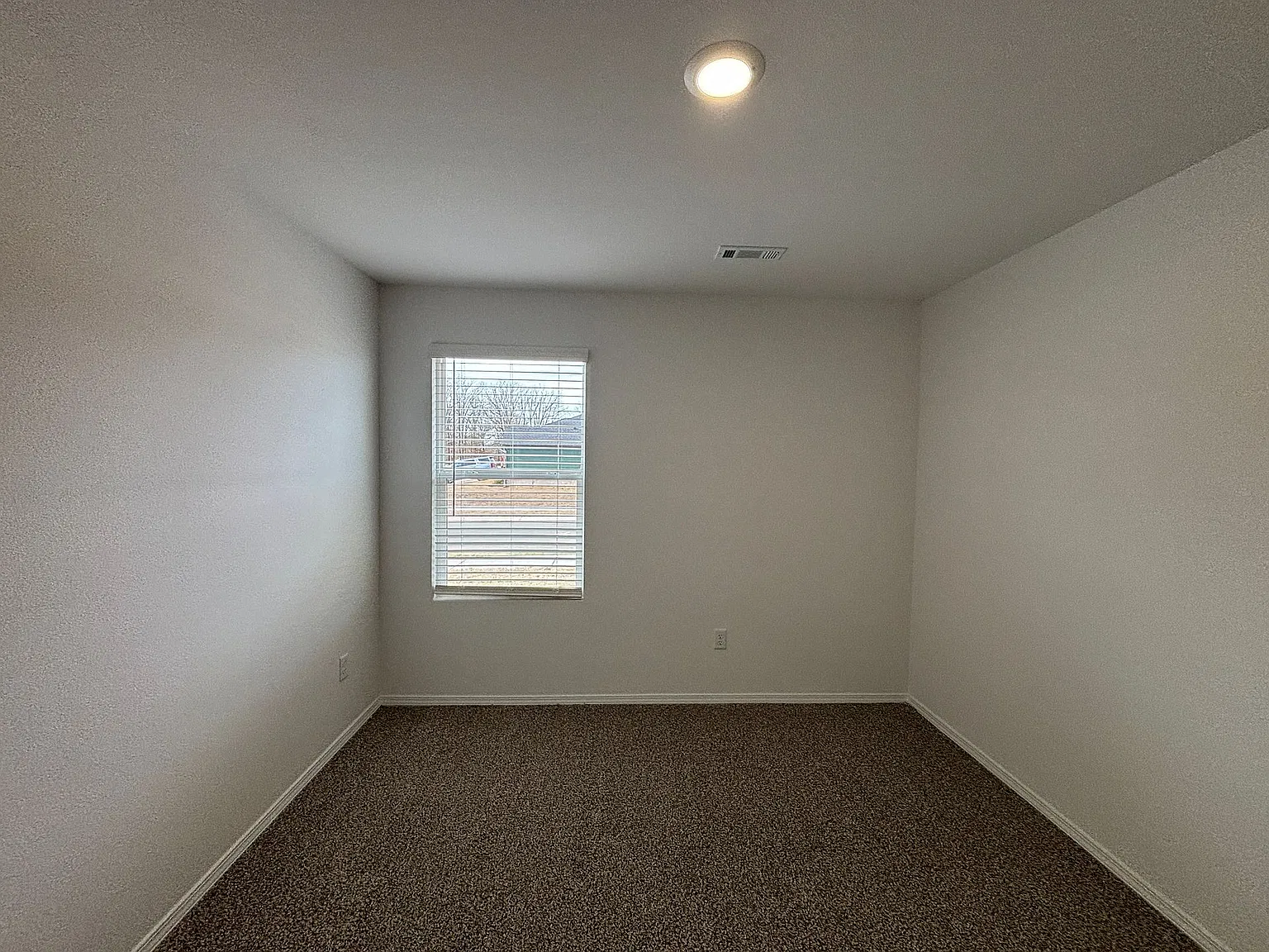 6099 Meridian Dr — Photo 2