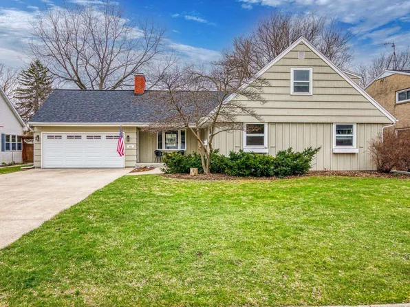 421 Hawthorne St, Neenah, WI 54956