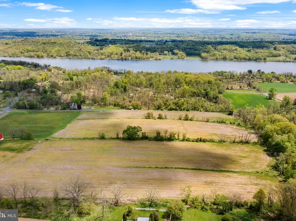 92 King Rd, Chalfont, PA 18914