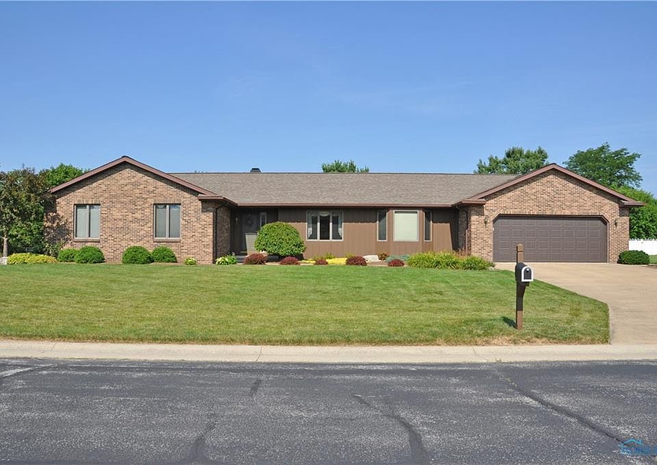 1st image of 20 Ponds Side Dr