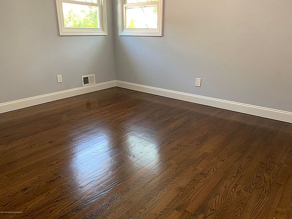 5th image of 1 Curtis Ct