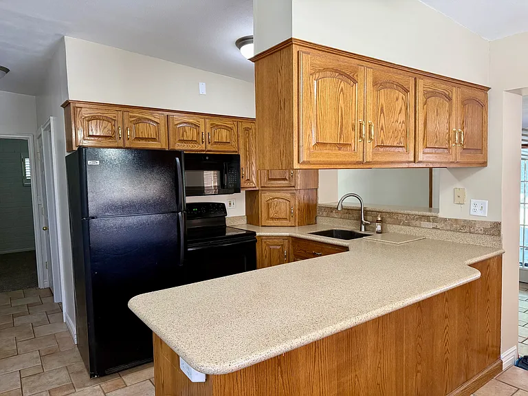 883 N 1000 E — Photo 14