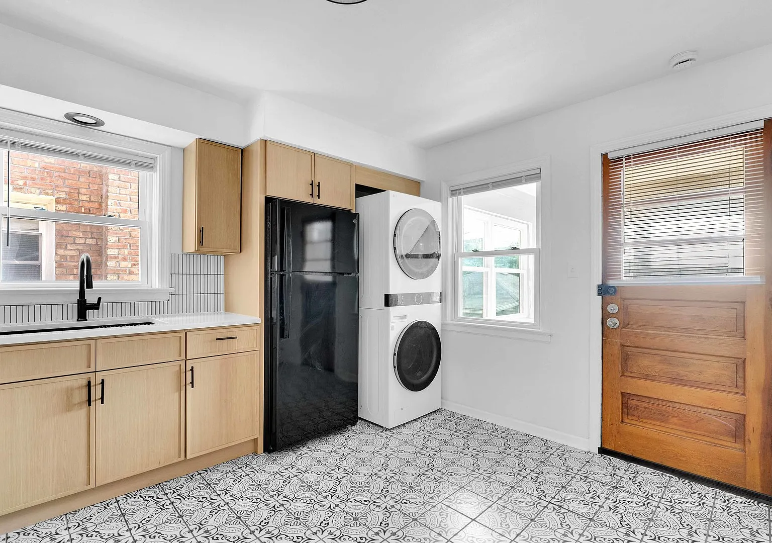 2 bed, 1183 sqft, $2,350 — Photo 3