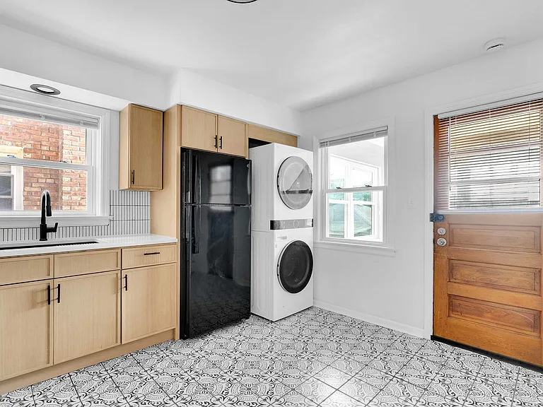 4614 N Central Ave #3 — Photo 3