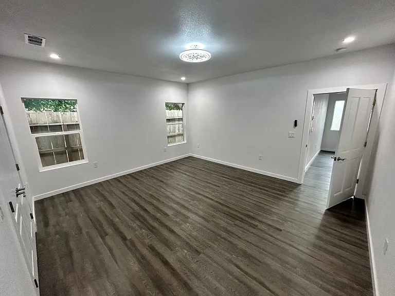 1527 W Orangeburg Ave — Photo 25